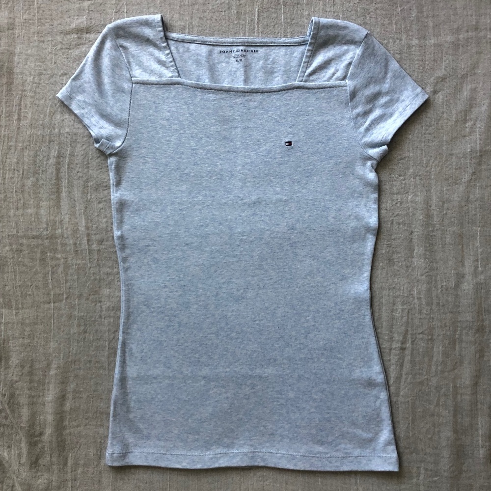 Tommy Hilfiger t-shirt.